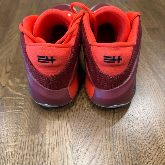 Nike Zoom Freak 1 Men’s Sneakers - Picture 4 of 6